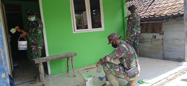 Rumah Aladin TMMD 110 Bojonegoro Dicat Hijau